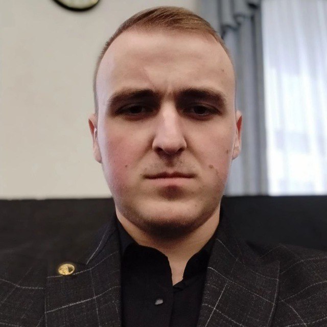 <strong><strong><strong>Громський ДЕНИС</strong></strong></strong>