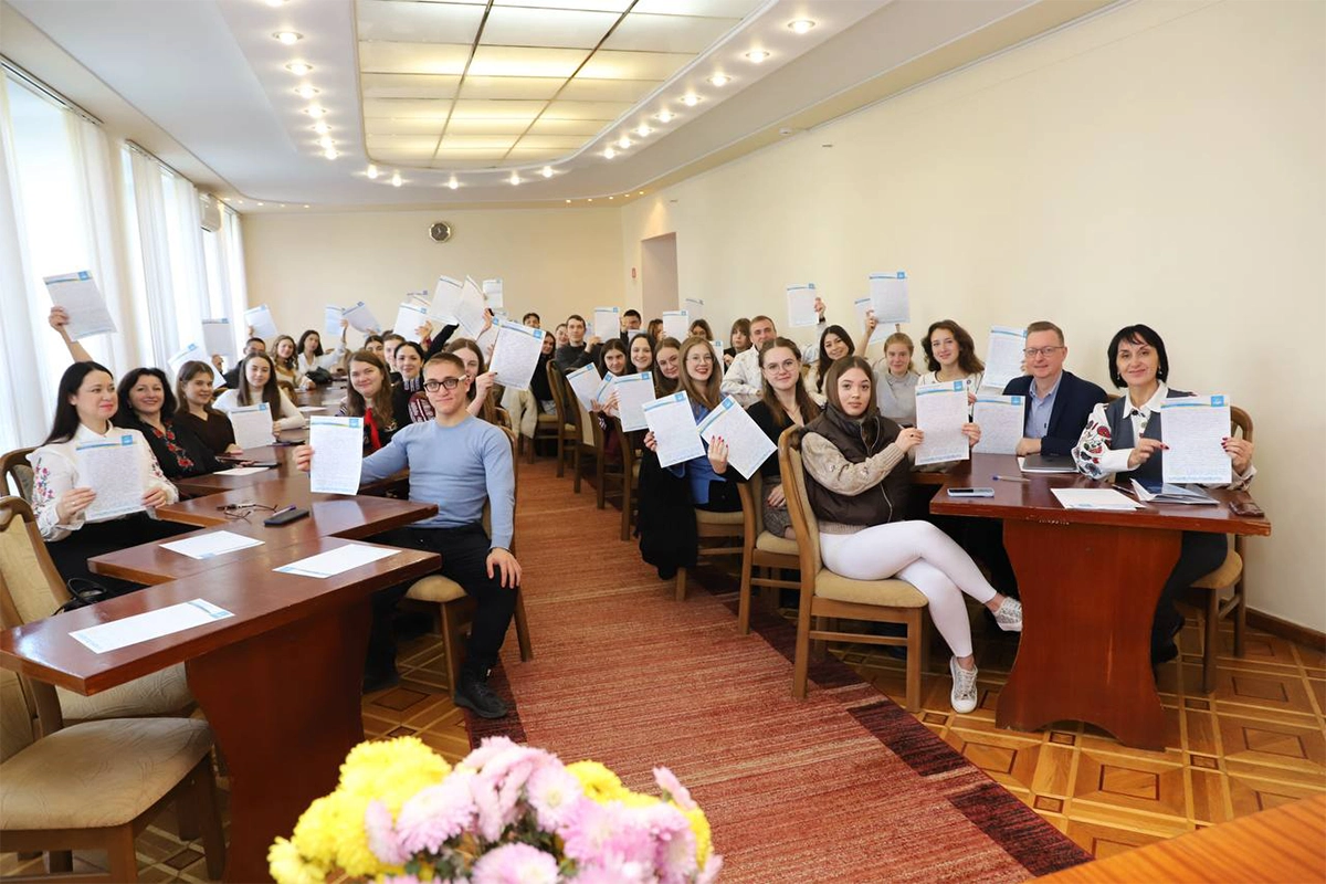 У ХНУ написали Всеукраїнський радіодиктант національної єдності 2025