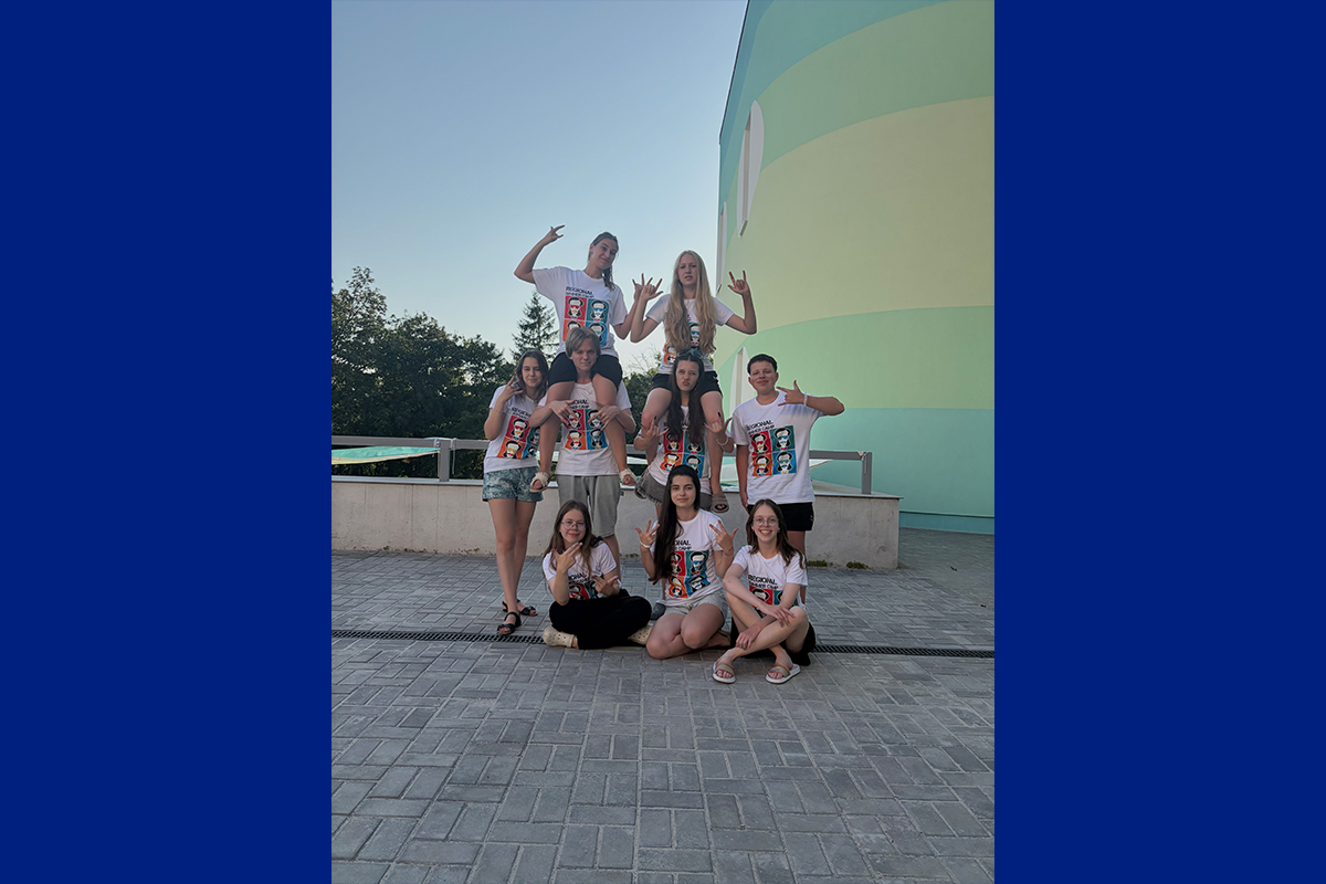 <strong>Студенти ХНУ взяли участь у регіональному молодіжному таборі від Червоного Хреста України</strong>“/></a></div><div class=