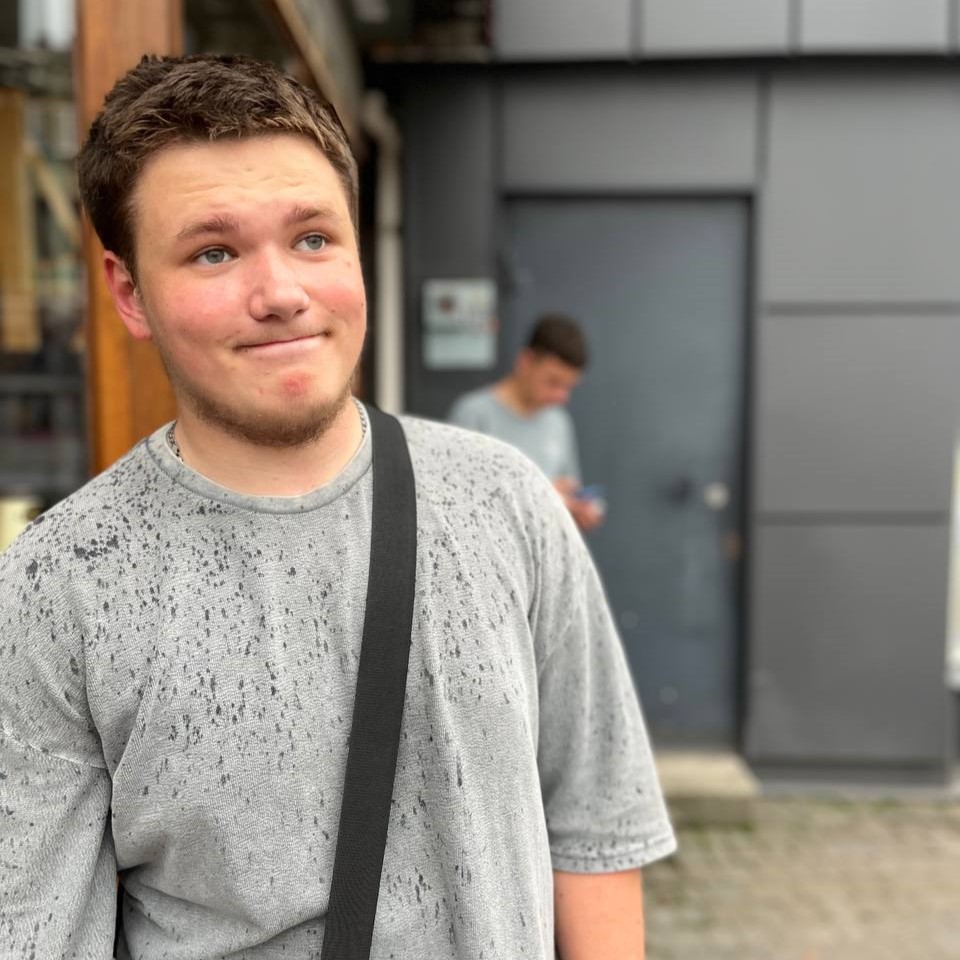 <strong>Рассказов БОГДАН</strong>