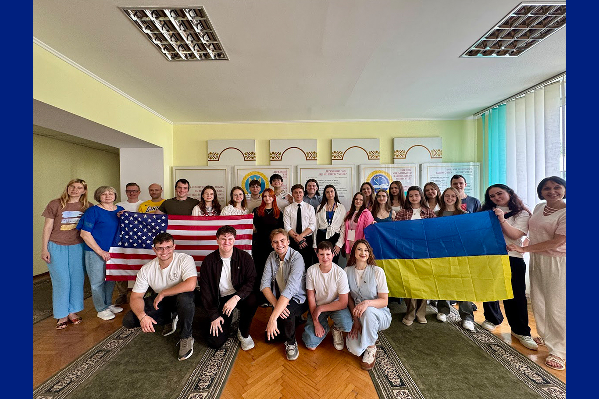 Студентське самоврядування ХНУ спільно із колегами з факультету міжнародних відносин ЛНУ організували масштабне святкування Дня Америки